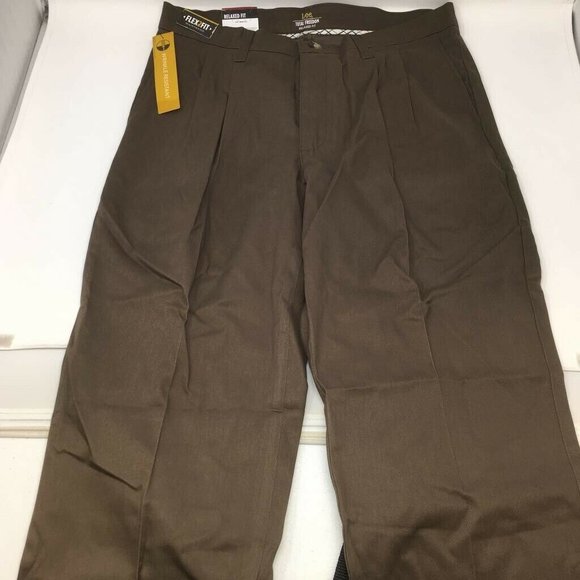 Lee Mens Chino Pants Brown Pockets Stretch Pleated Front Relaxed Fit 32 x 32 New - Picture 2 of 7